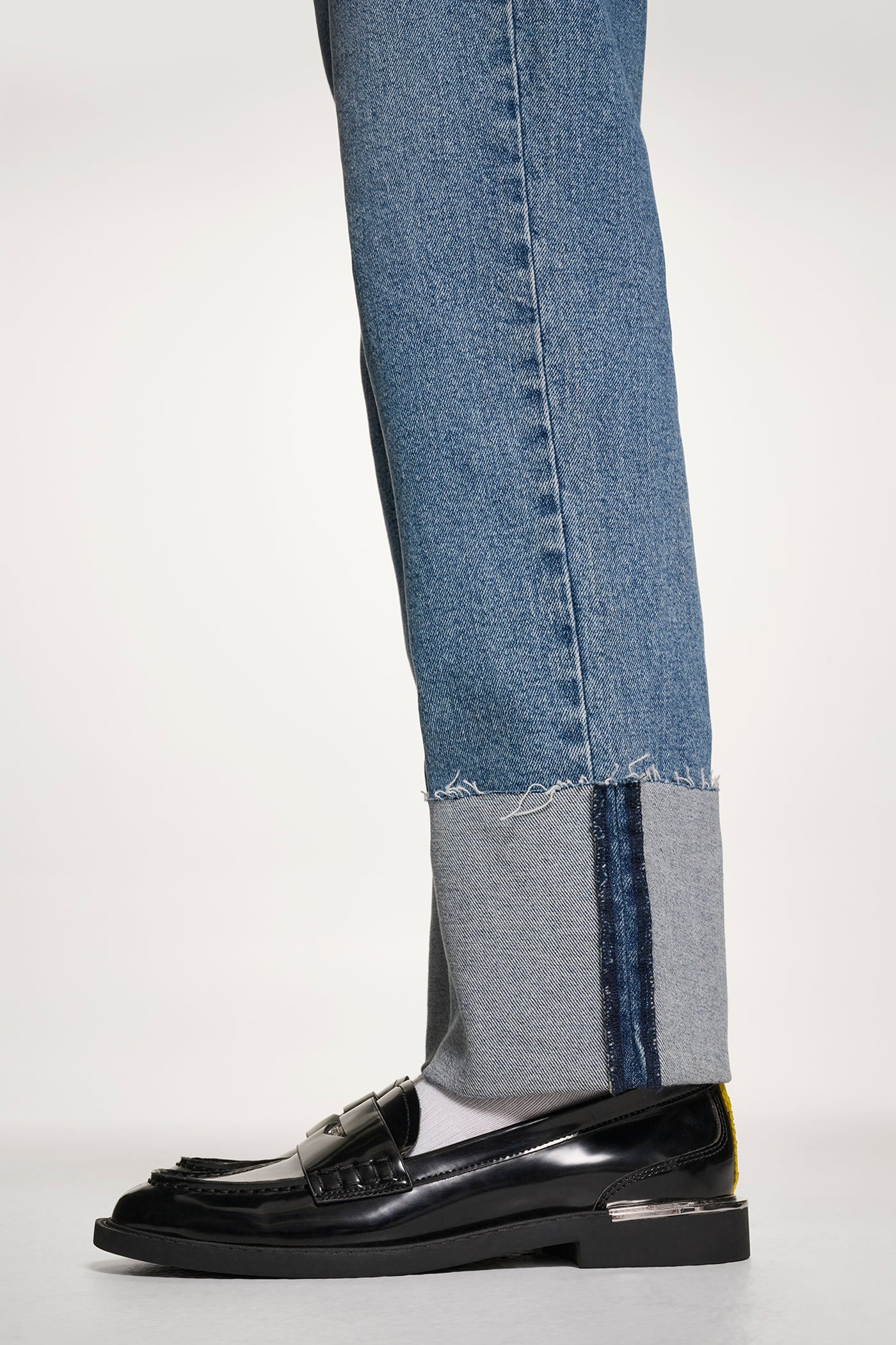 HIGH-RISE RAW-EDGE CUFFED STRAIGHT LEG JEANS - WEST SIDE - 5