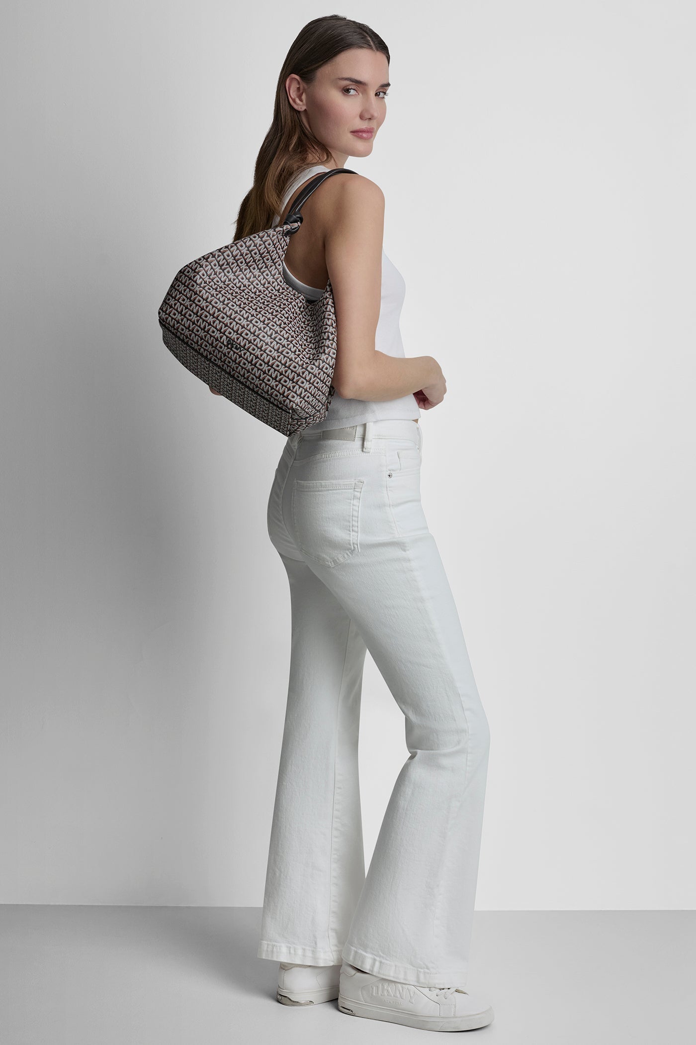 PAULA NEW YORK LOGO MEDIUM TOTE - Black/Saddle - 8