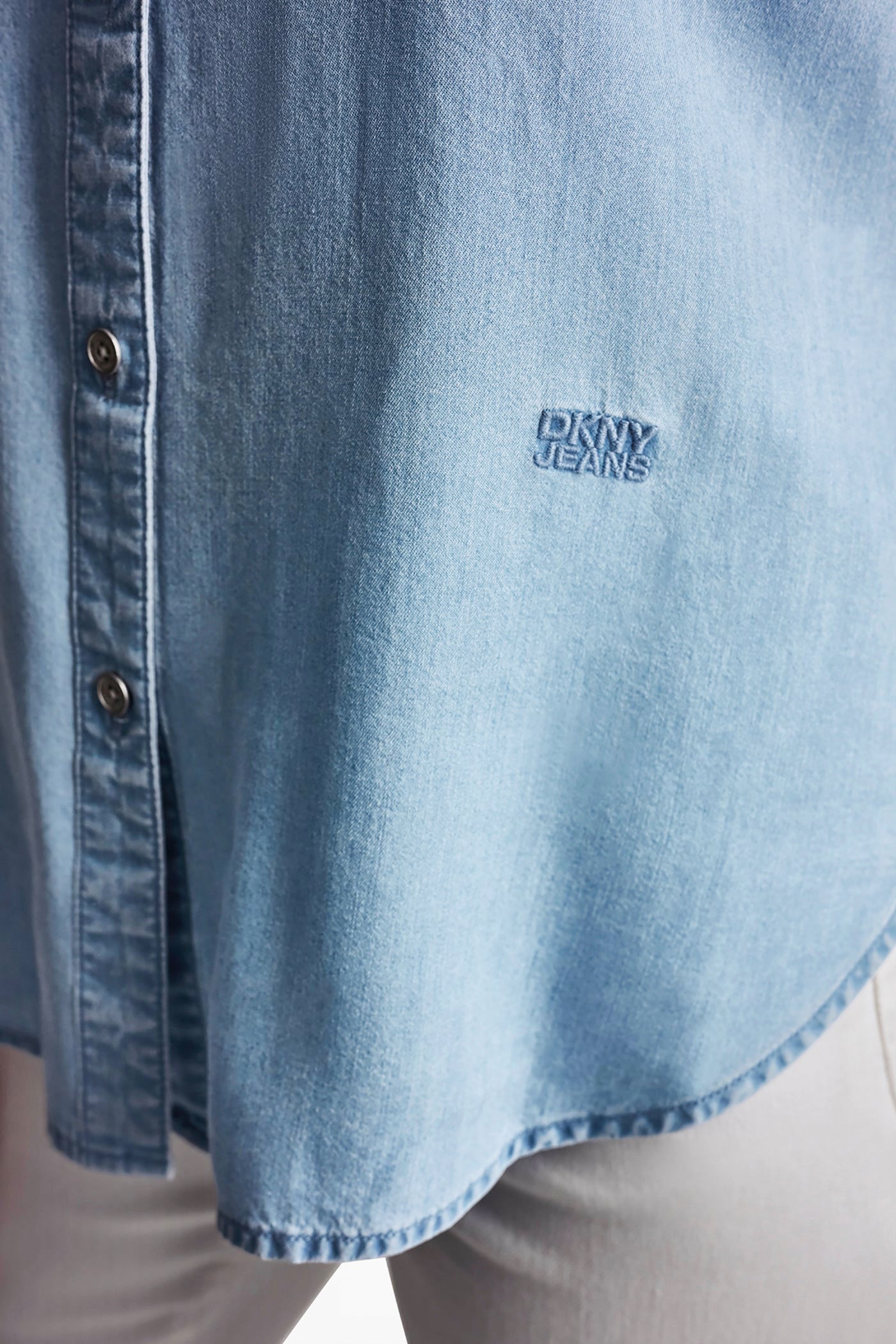 GARMENT DYE BUTTON-FRONT SHIRT - Chambray - 6