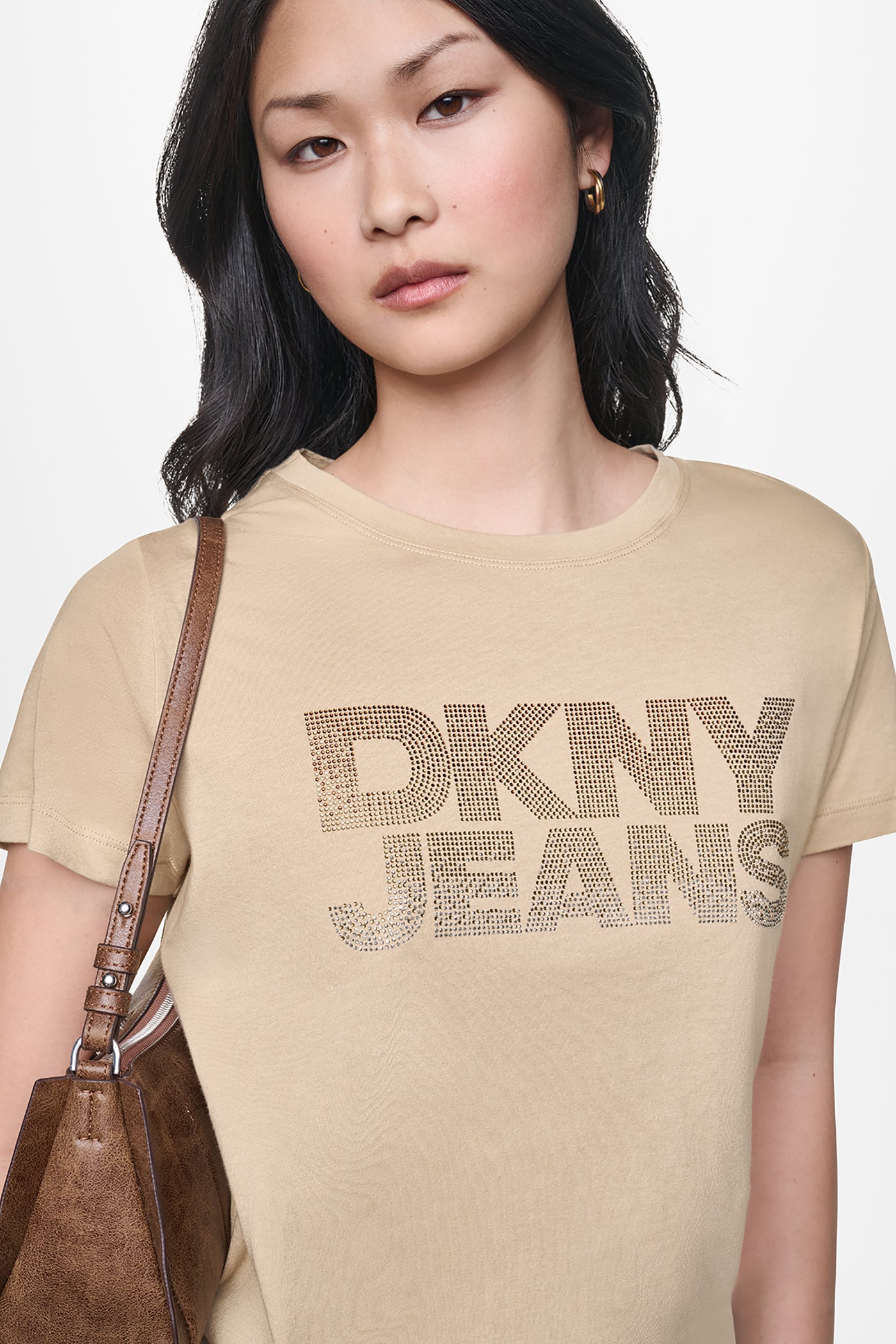 DKNY JEANS STACKED RHINESTONE LOGO TEE - Travertine/Brown Silver - 2