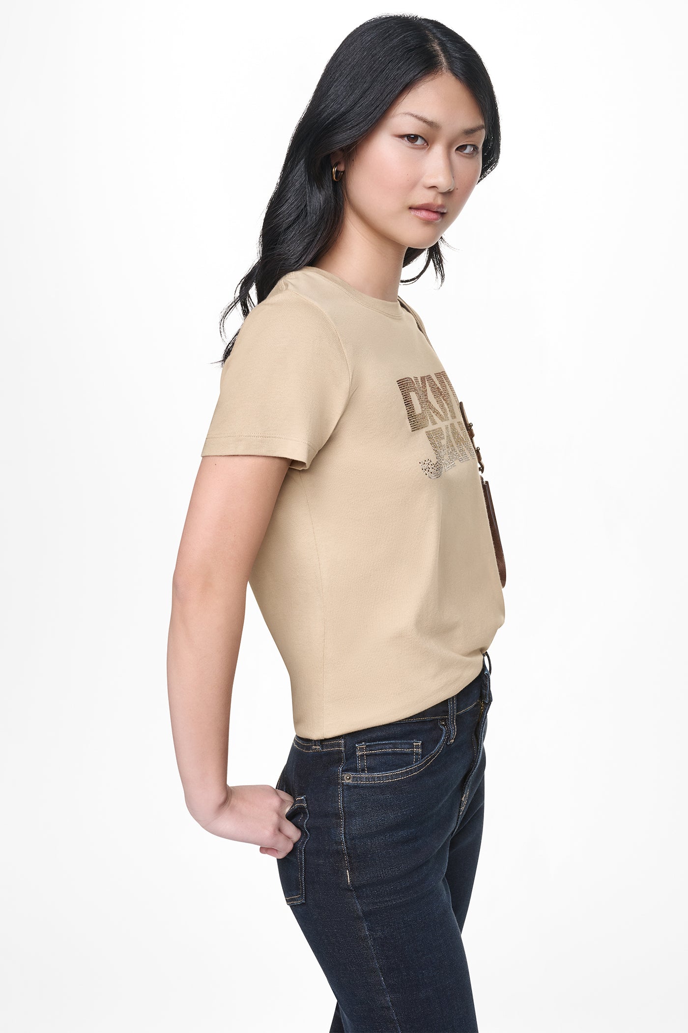 DKNY JEANS STACKED RHINESTONE LOGO TEE - Travertine/Brown Silver - 4