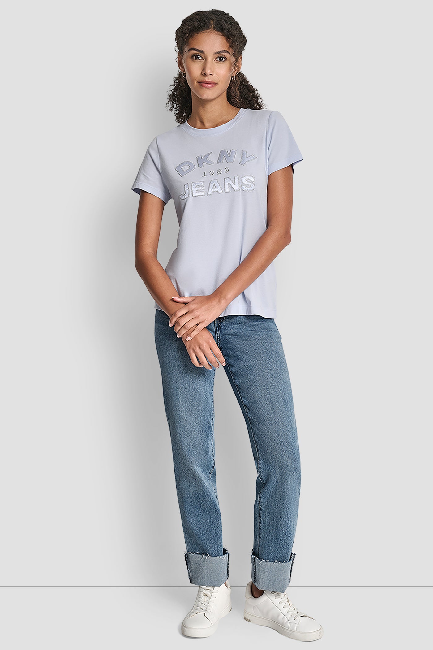 DKNY JEANS SATIN APPLIQUE CHAINSTITCH LOGO CREW NECK TEE - Frost Blue/Silver - 6