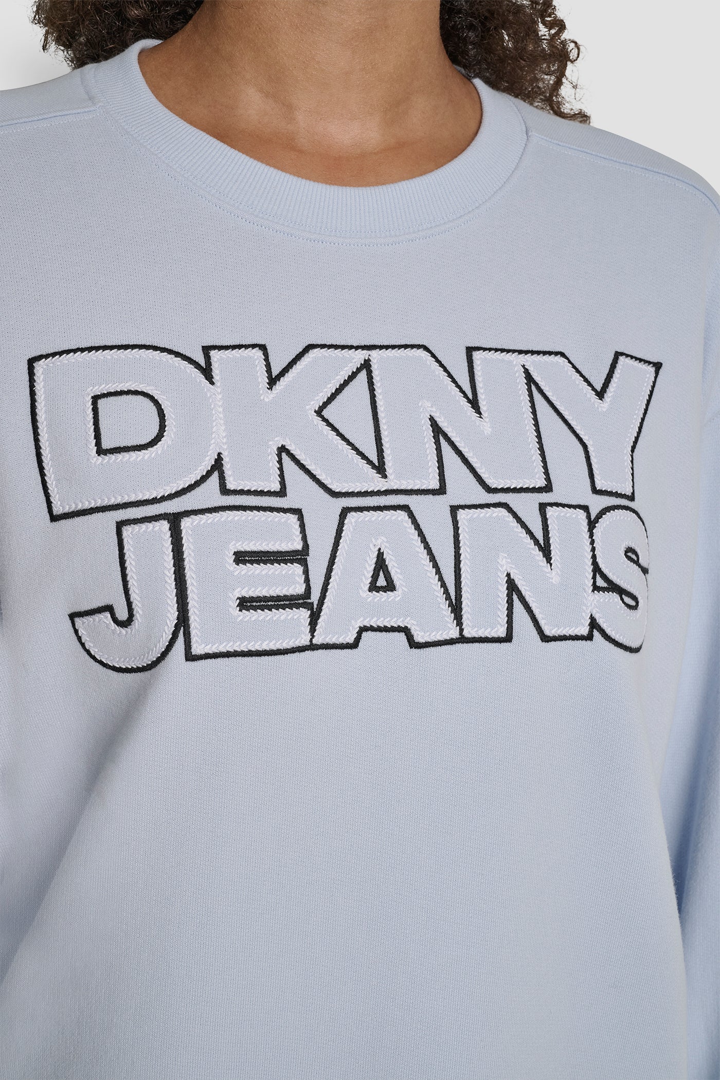 DKNY JEANS CHAINSTITCH OUTLINE LOGO SWEATSHIRT - Frost Blue/Black/White - 5