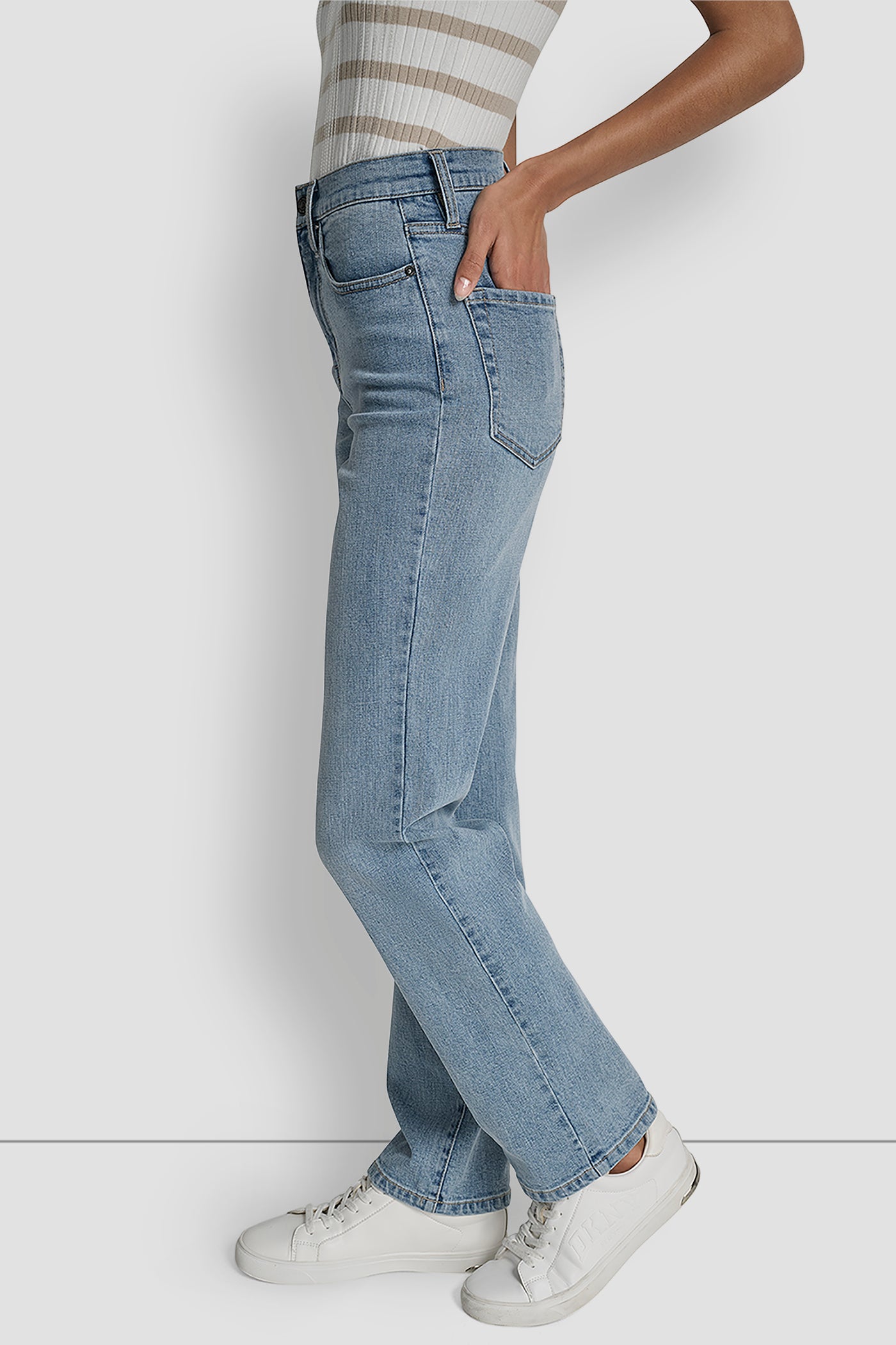 HIGH-RISE CLASSIC STRAIGHT - BRYANT WASH - 4