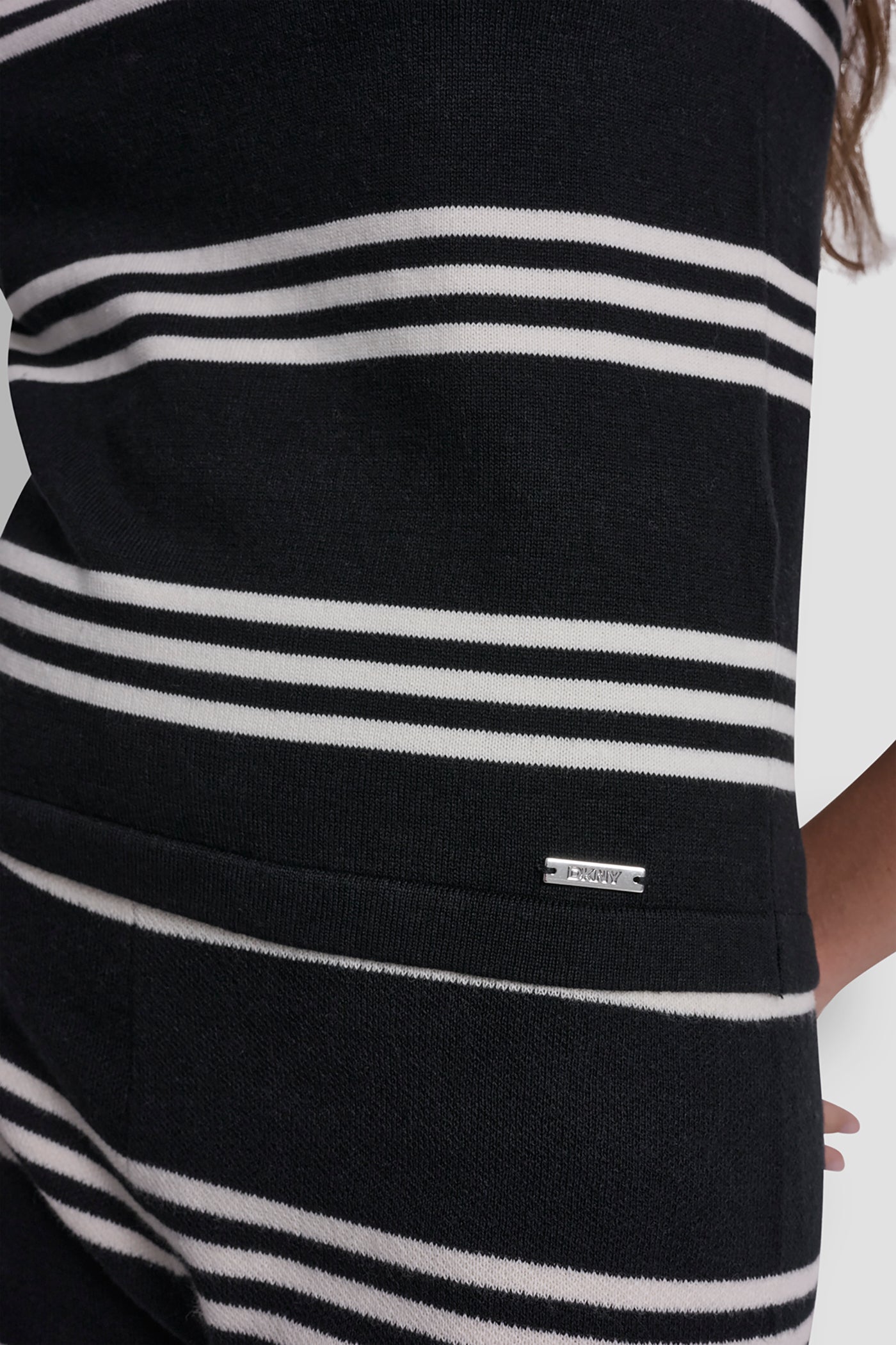 ELBOW SLEEVE STRIPED SWEATER - Black/Eggnog - 8