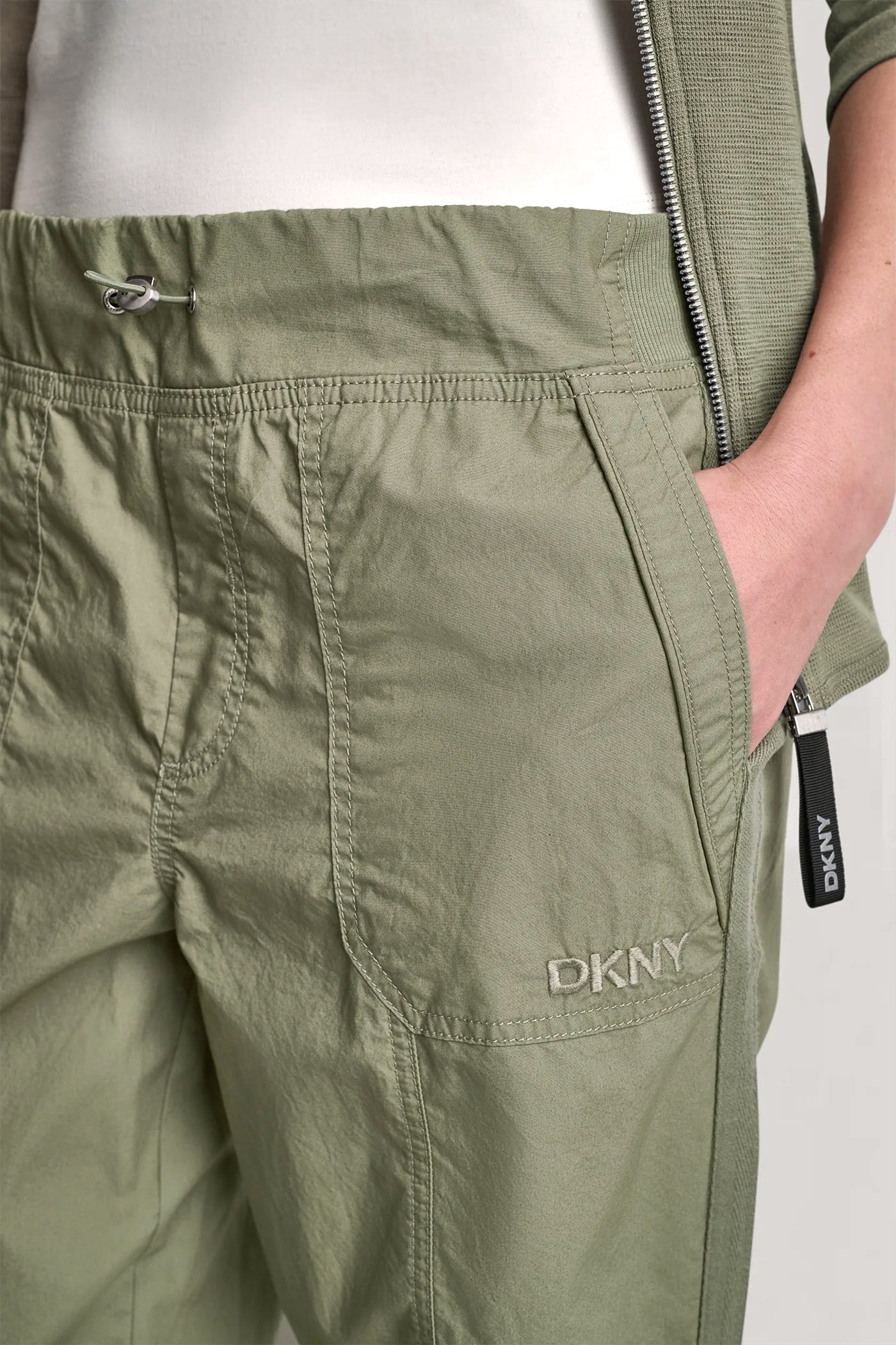 HIGH-RISE SLIM UTILITY JOGGER - Bay Leaf - 6
