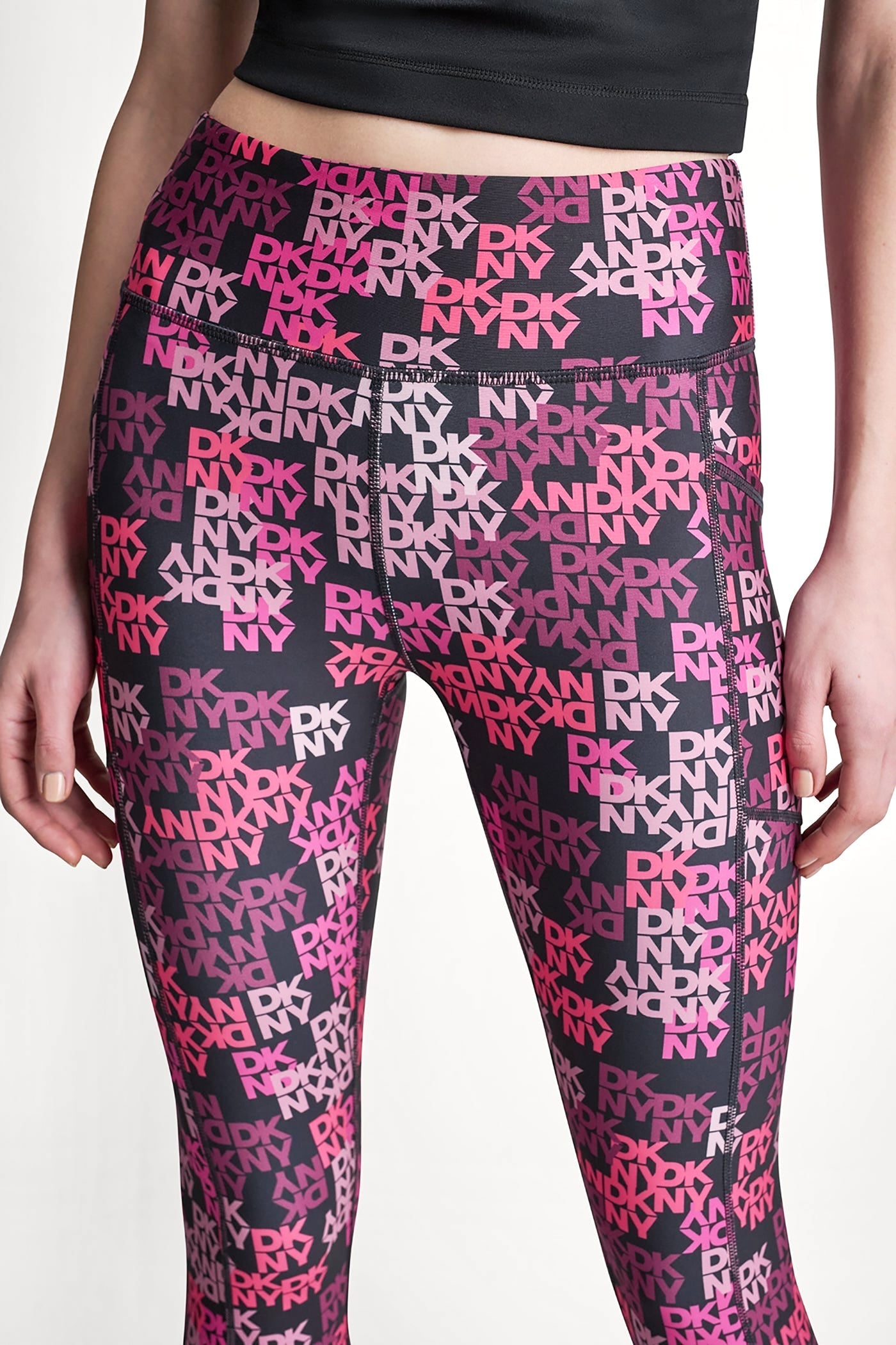 HIGH-RISE 7/8 PRINTED LEGGING - DKNY Logo Scatter Punch - 5