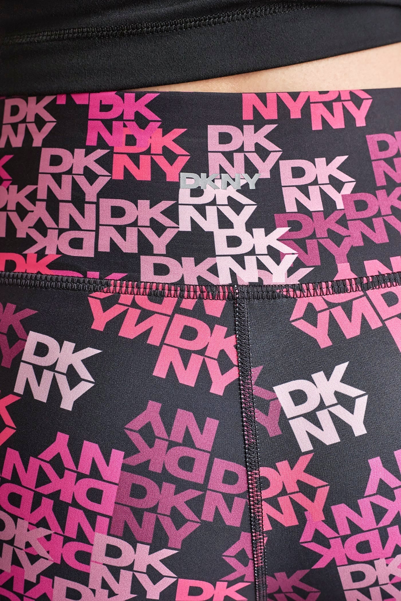 HIGH-RISE 7/8 PRINTED LEGGING - DKNY Logo Scatter Punch - 7