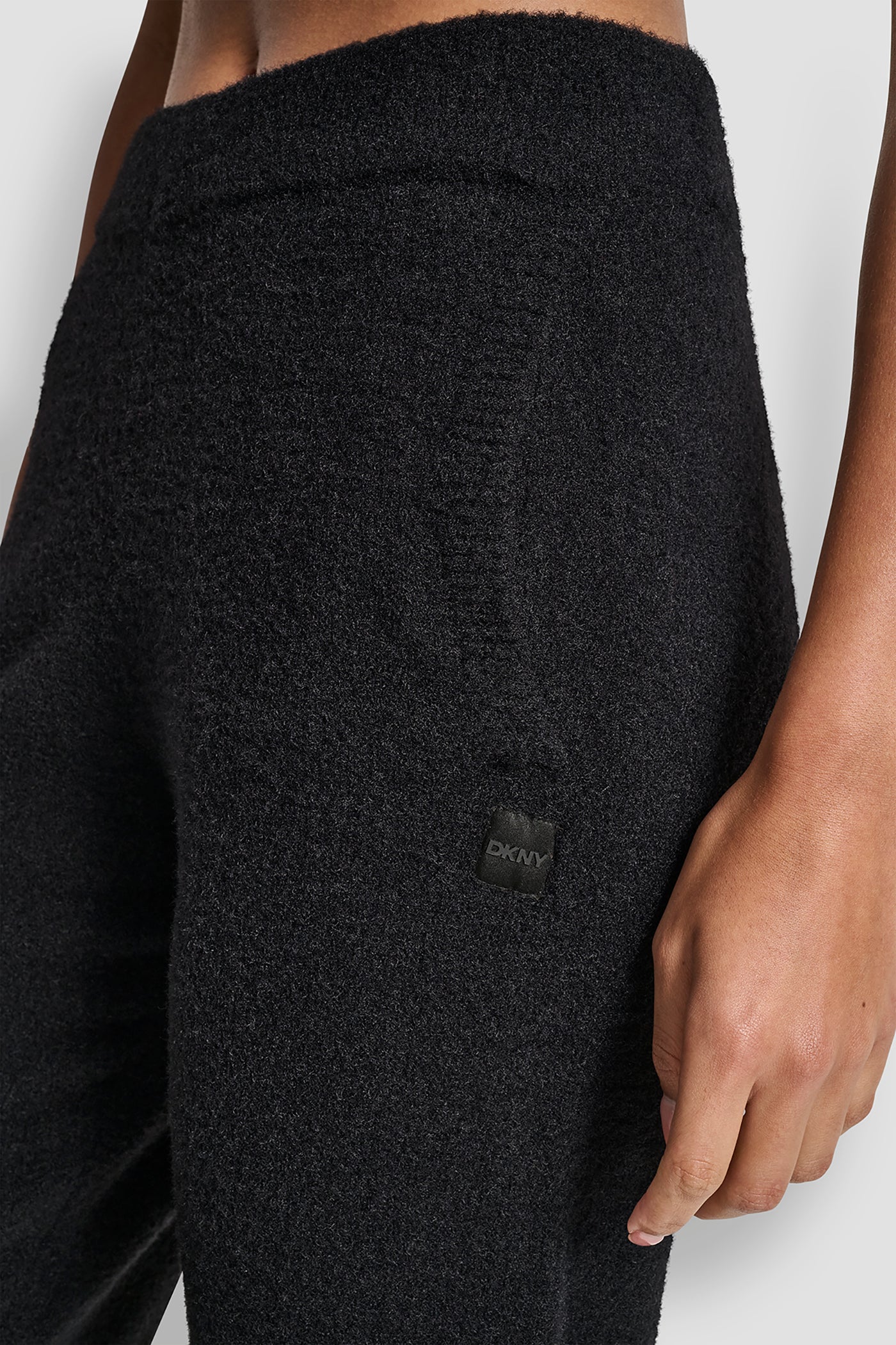 FEATHER YARN JOGGER WITH POCKETS AND TONAL LOGO - Black - 5