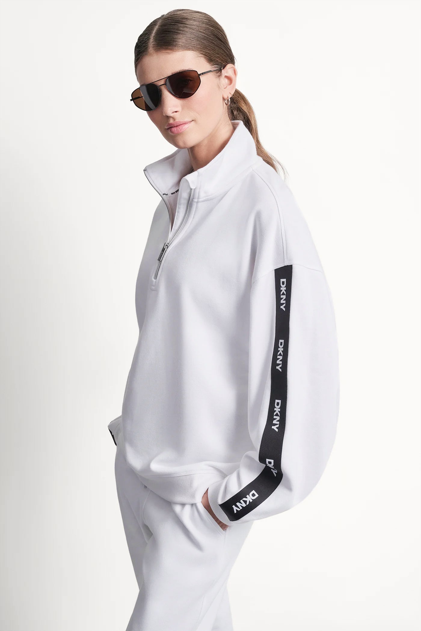 LOGO QUARTER-ZIP SWEATSHIRT - White - 4