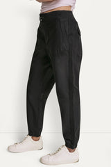 HIGH-RISE SLIM UTILITY JOGGER - Black - 4