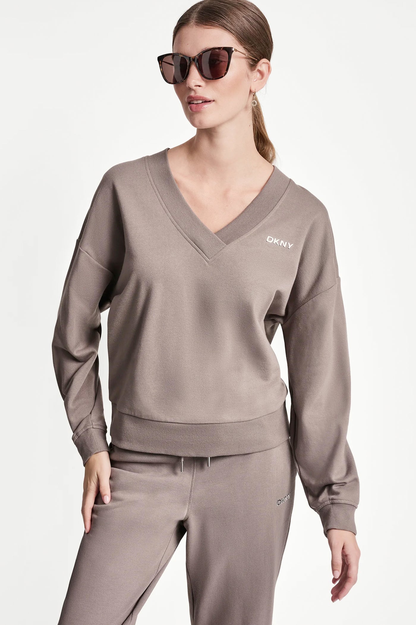 METALLIC BUBBLE LOGO V-NECK PULLOVER - Mushroom - 1