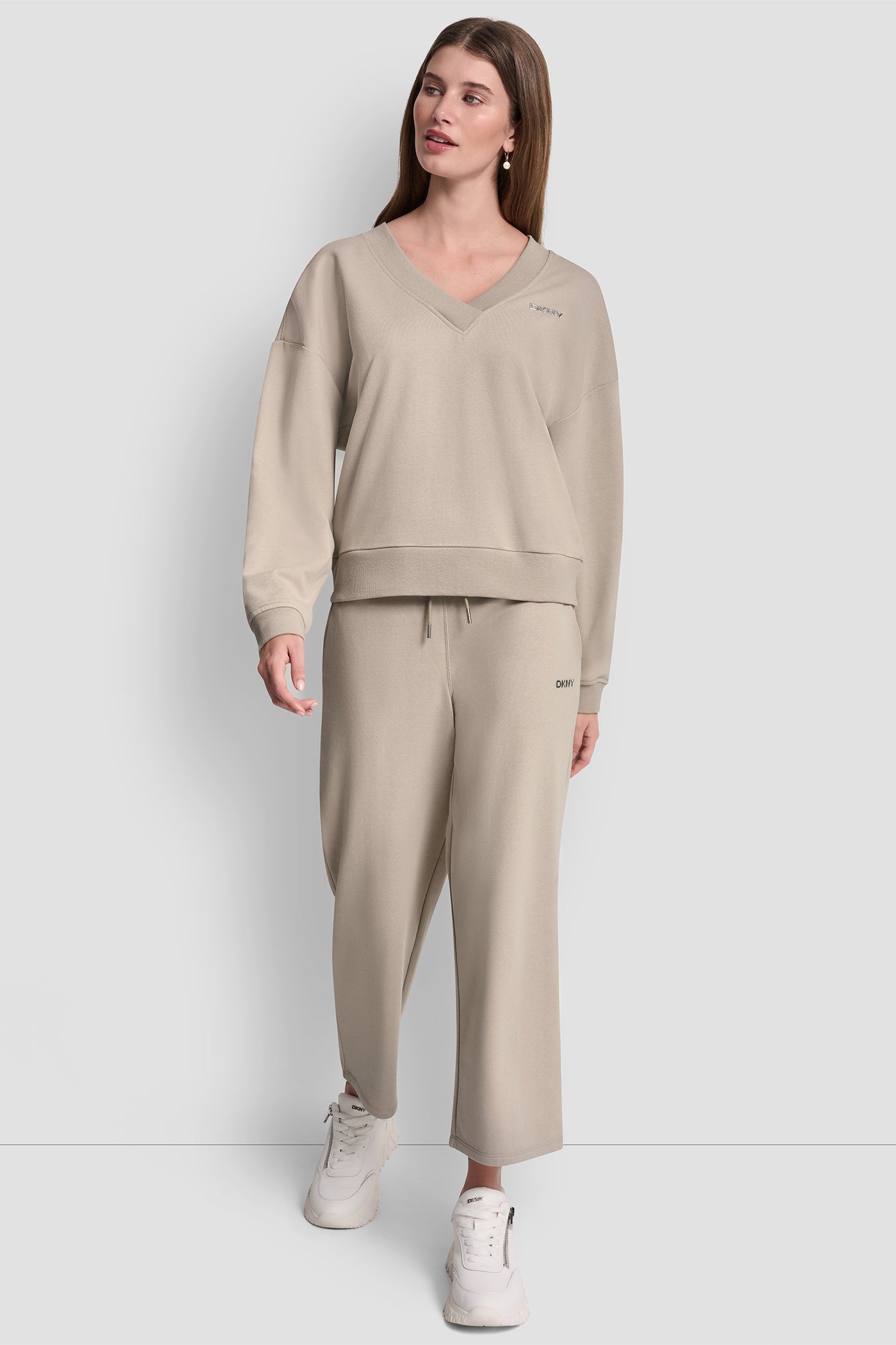 METALLIC BUBBLE LOGO V-NECK PULLOVER - Pebble - 2