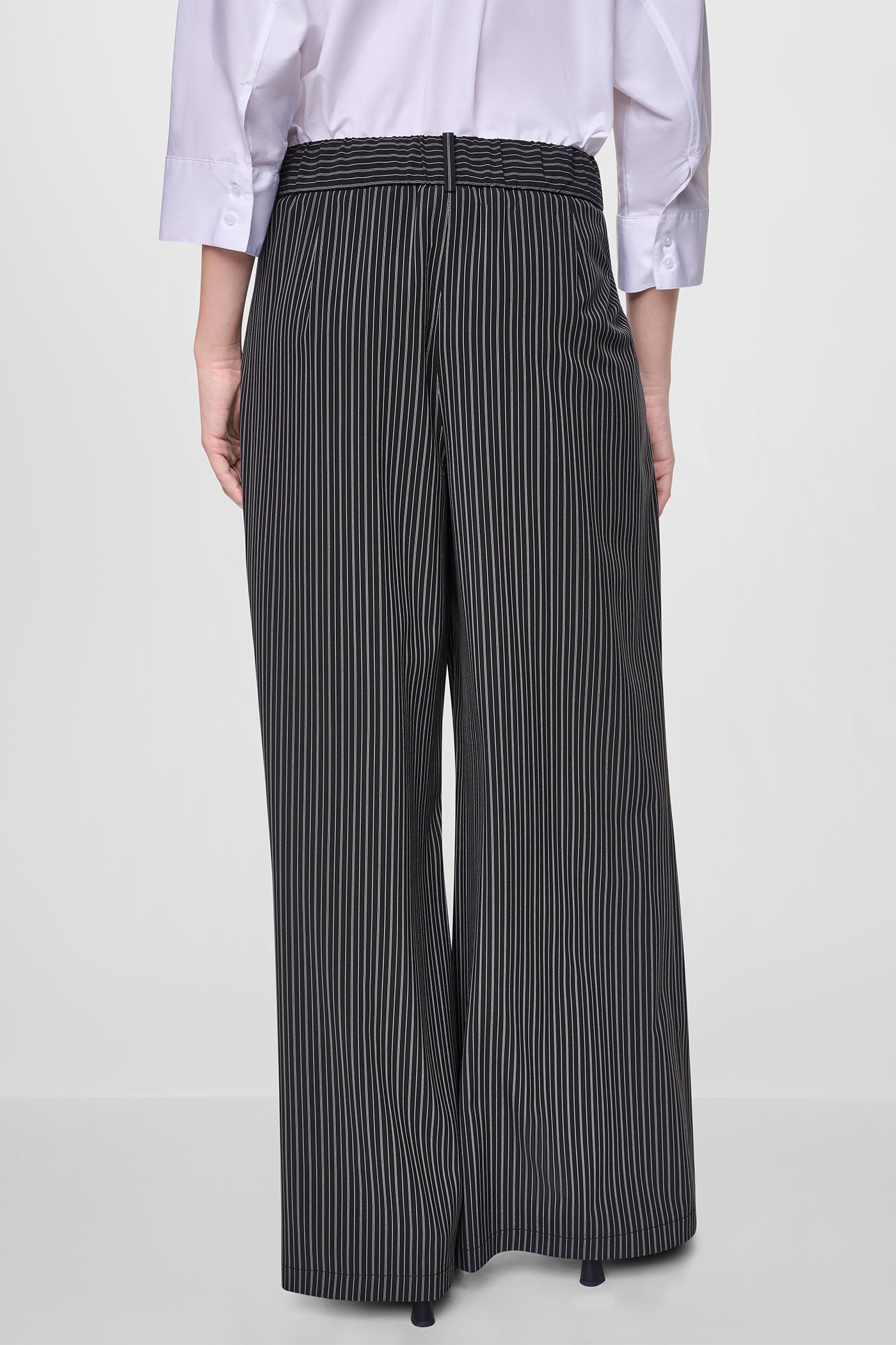 PINSTRIPE PLEATED COMMUTER TROUSER - Black/Ivory - 3