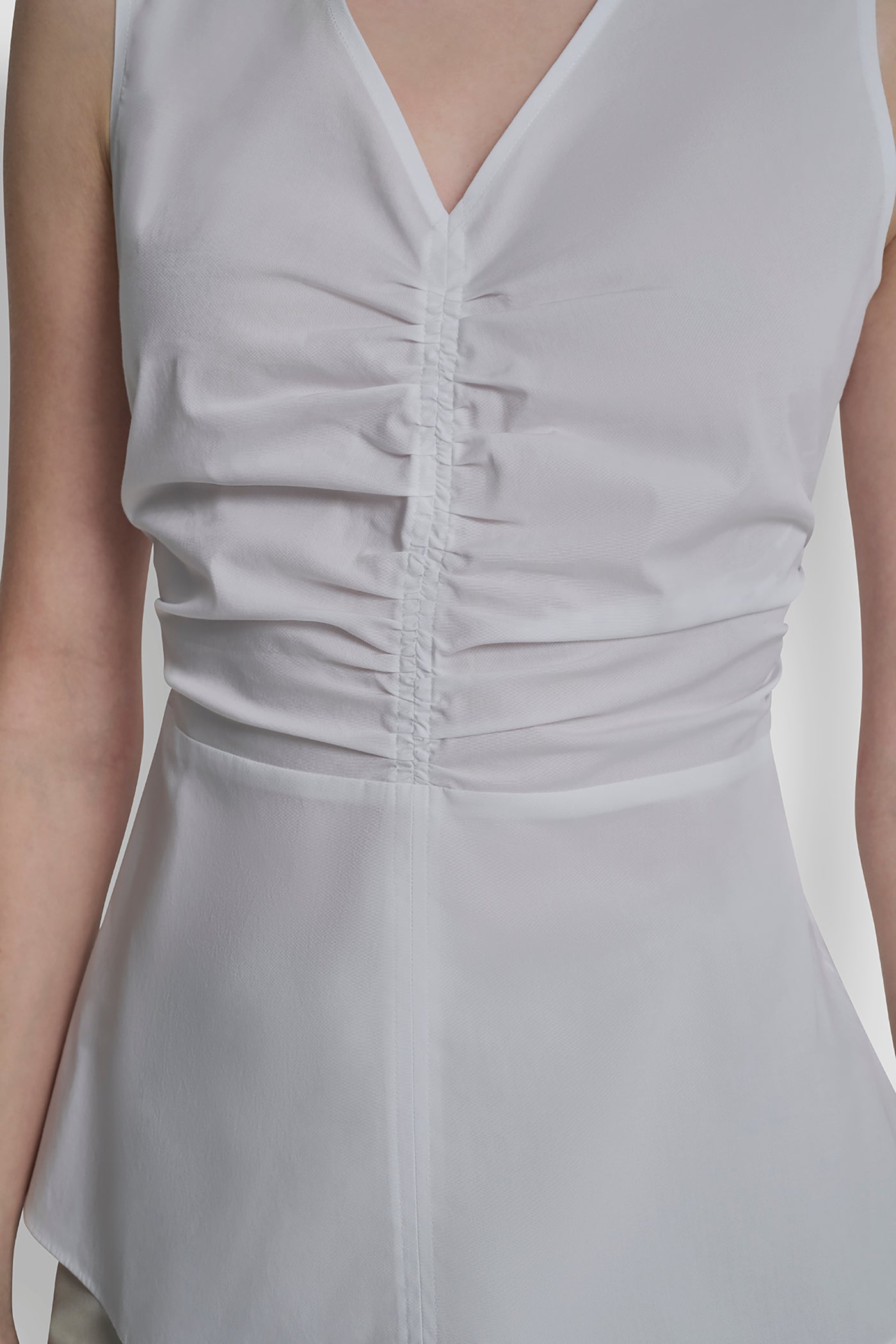 FRONT RUCHED SLEEVELESS TOP - White - 6