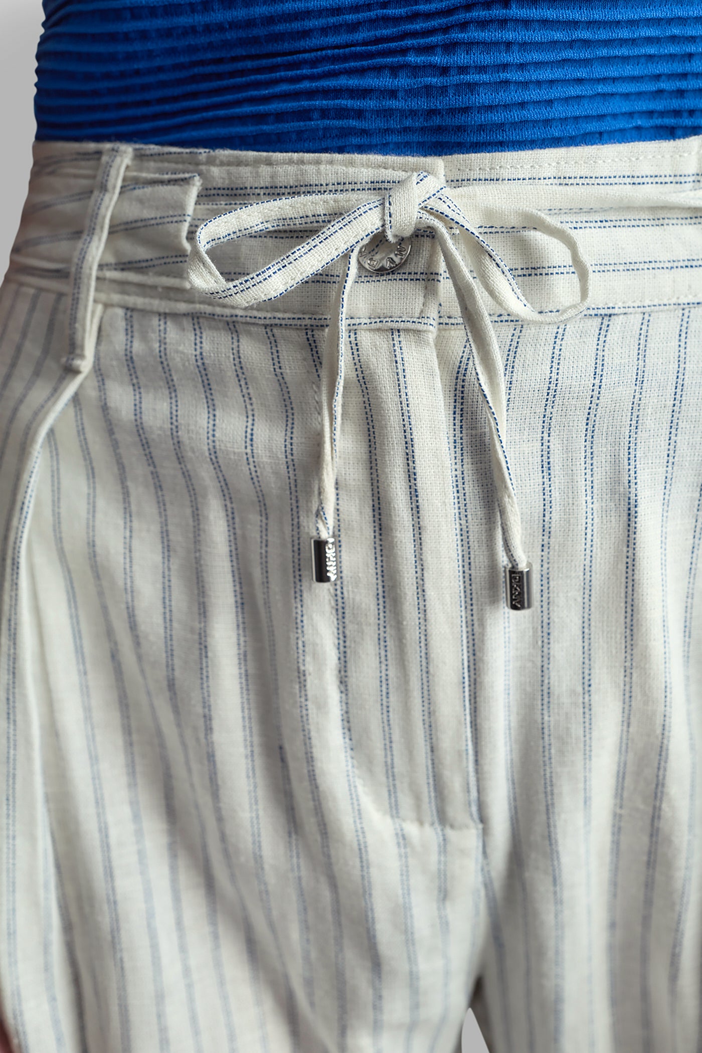 LINEN-BLEND PINSTRIPE PLEATED PANT - Ivory/Admiral - 7