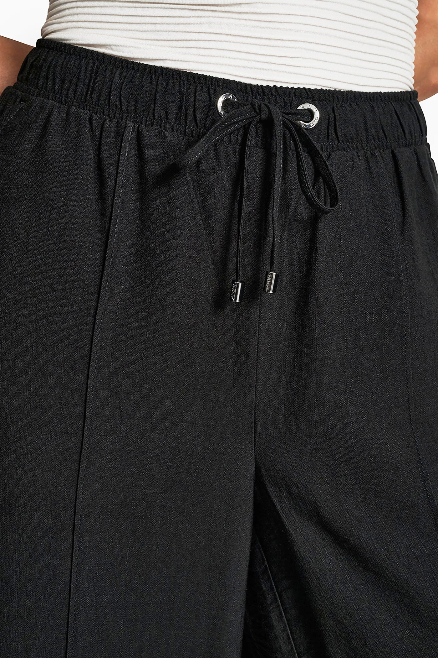 SEAMED WIDE LEG PULL-ON PANT - Black - 6