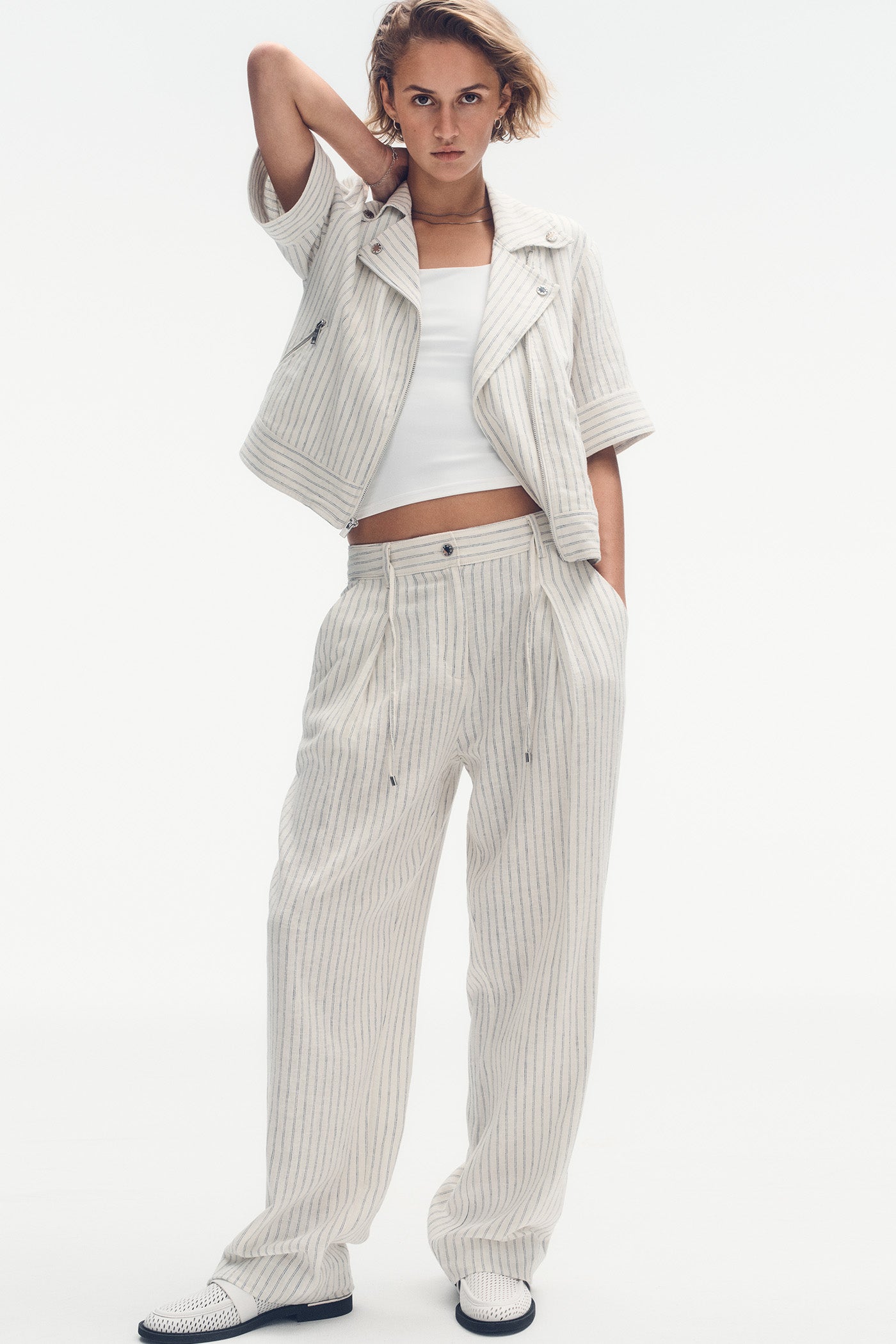 LINEN-BLEND PINSTRIPE PLEATED PANT - Ivory/Admiral - 2